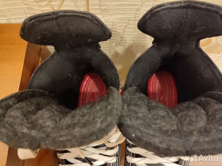 Коньки хоккейные