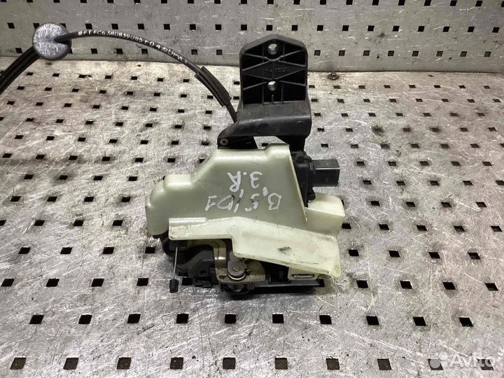 Замок двери задней правой Volkswagen Passat