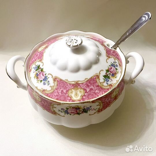 Более 120 предметов Royal Albert 