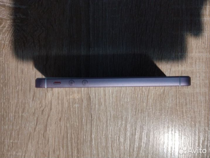 iPhone SE, 16 ГБ