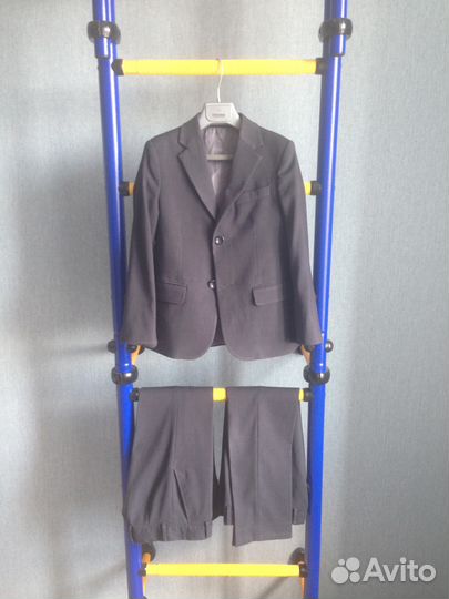 Продам костюм школьный
