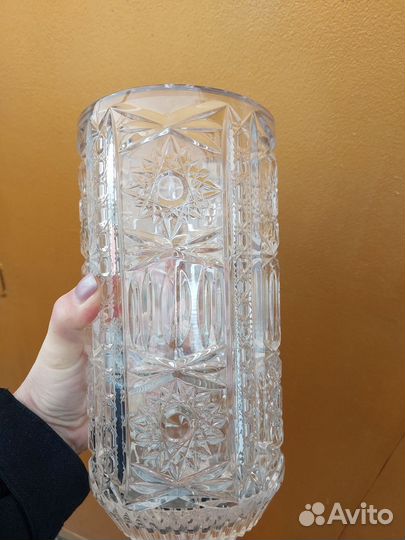 Большая хрустальная ваза