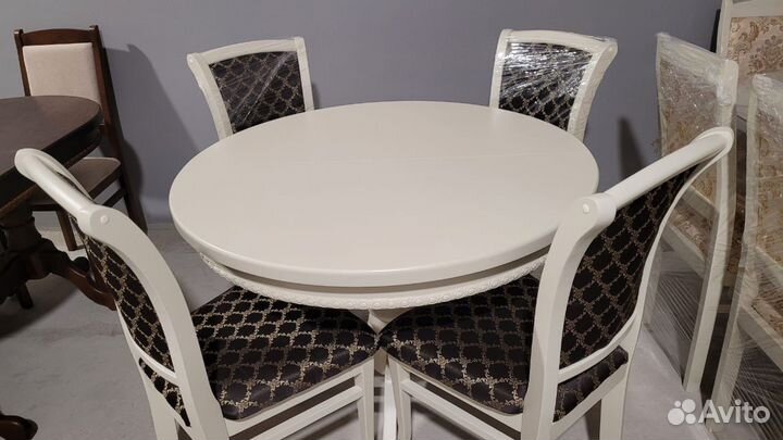 Кухонный стол