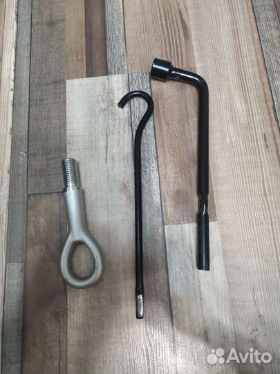 Крюк (винт) буксировочный Vitara