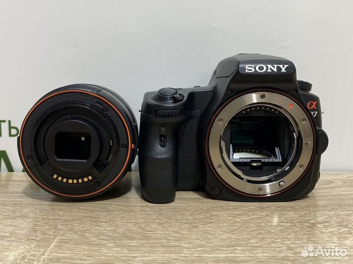 Зеркальная камера Sony Alpha SLT-A37