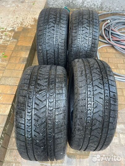 Tourador Winter Pro TSU1 245/40 R19 и 275/35 R19