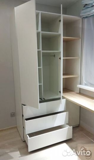 Рабочая зона со шкафом