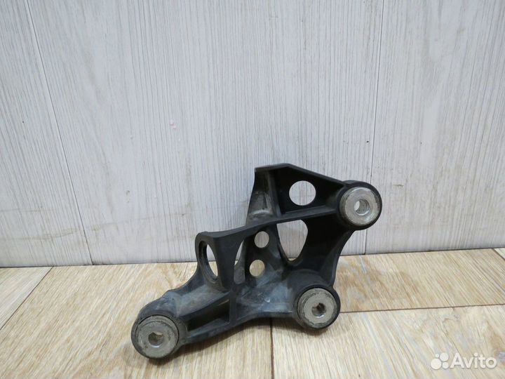 Кронштейн троса кпп Volkswagen Polo