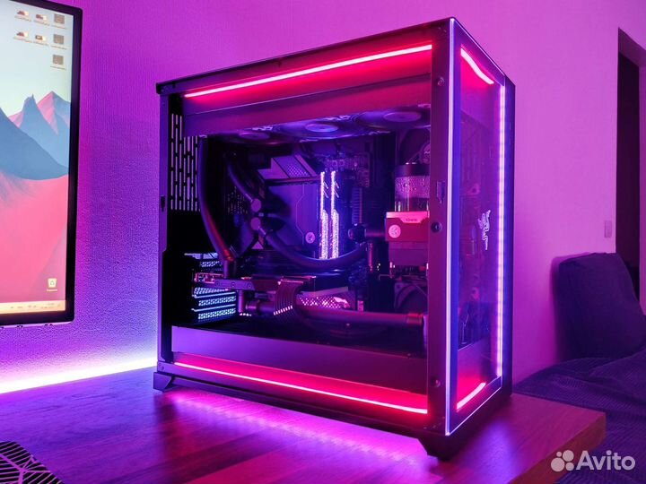 Lian LI PC-O11 Dynamic Designed by Razer