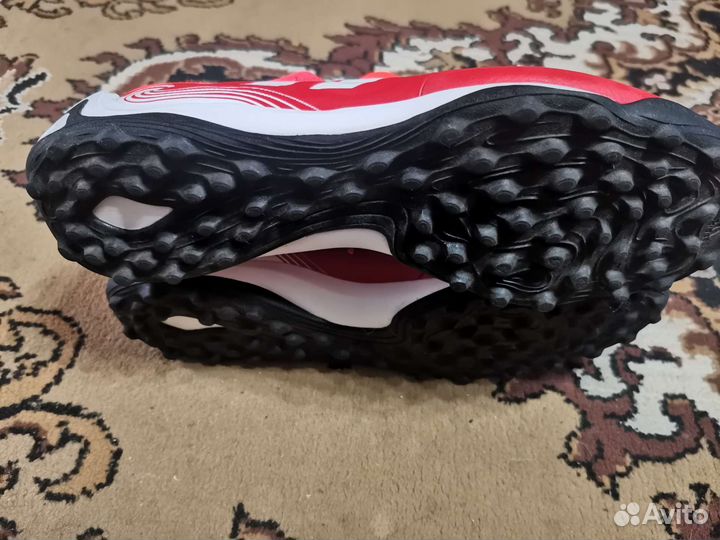 Продам новые футзалки Adidas 44р