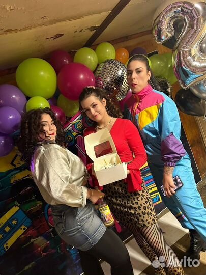 Фотозона в стиле 90х