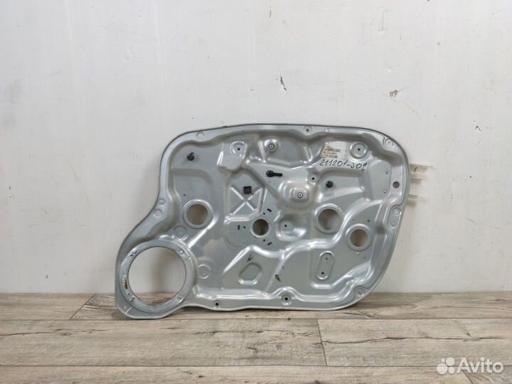 Панель стеклоподъемника передняя правая Ceed 1