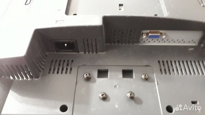 LCD монитор 17