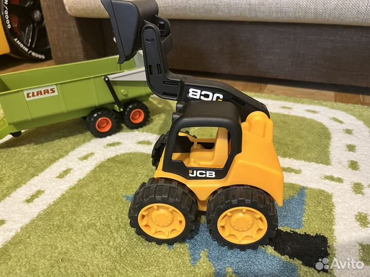 Трактор игрушка