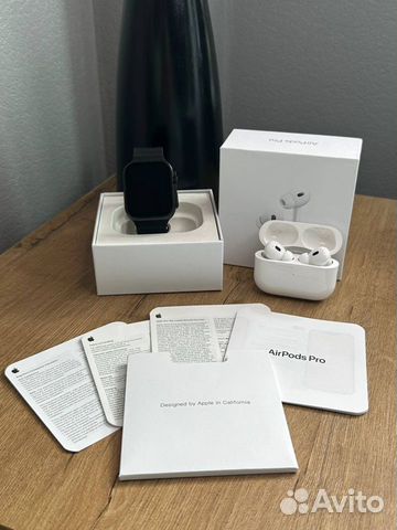 Apple Watch 8 + AirPods Pro 2