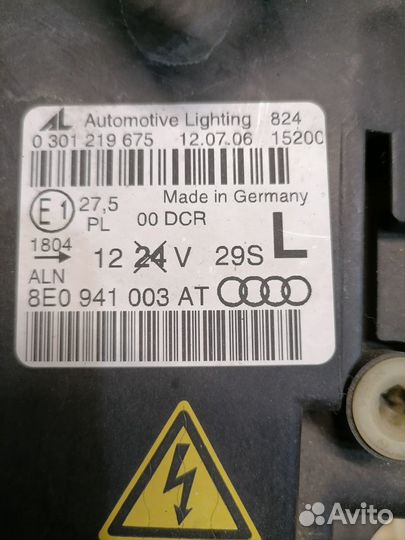 Фара левая Audi A4 B7 ксенон