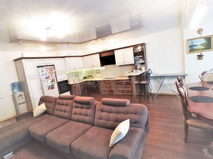 3-к. квартира, 107 м², 5/19 эт.