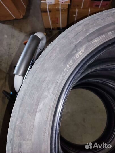 Bridgestone Dueler H/L 33A 235/55 R20
