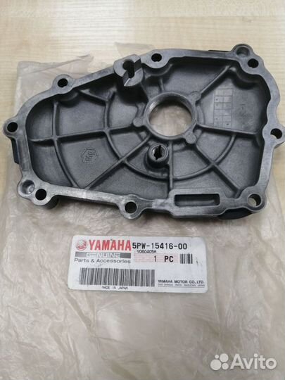 Крышка масляного насоса YZF-R1 02-03