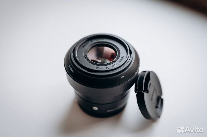 Объектив Sigma AF 60mm f/2.8 DN Art Sony E