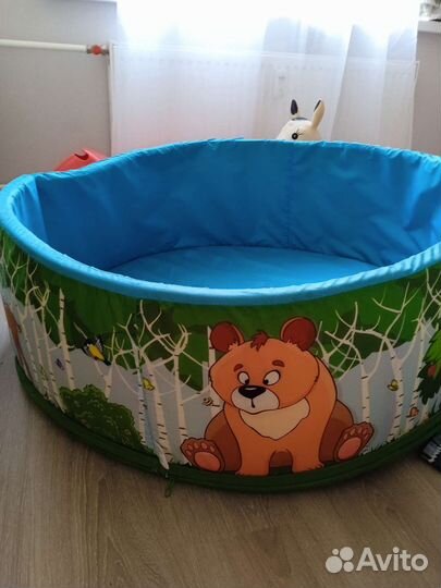 Сухой бассейн с шариками