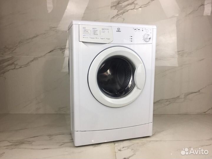 Стиральная машина бу Indesit WIU81