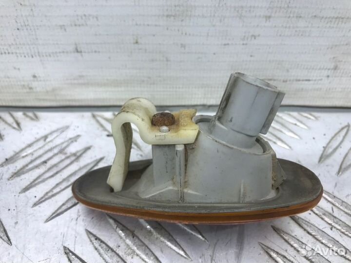 Повторитель поворота Mitsubishi Space Wagon