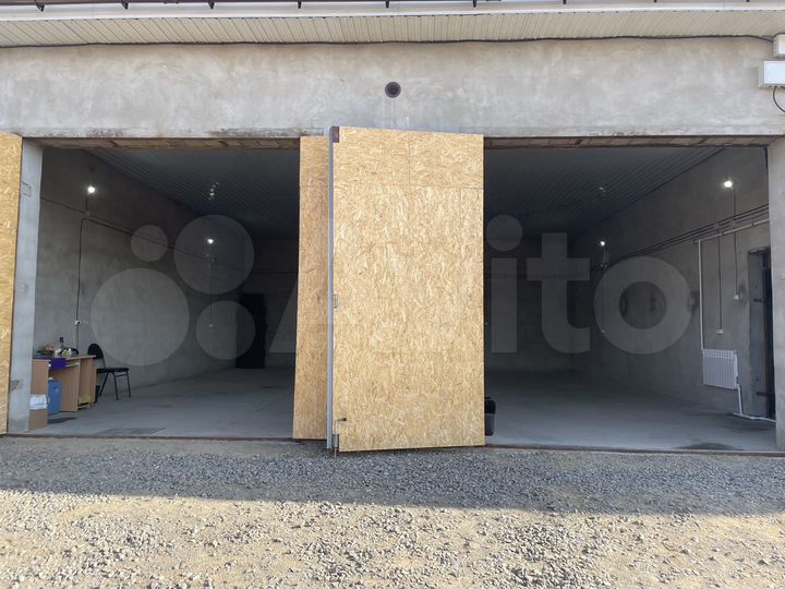 Гараж, > 30 м²