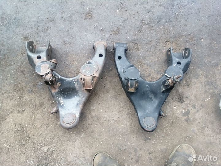 Рычаг перед нижний Toyota Land Cruiser 100