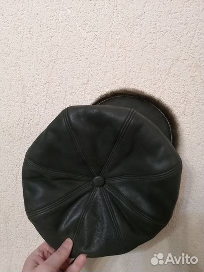 Кепка кожаная женская с мехом нерпы