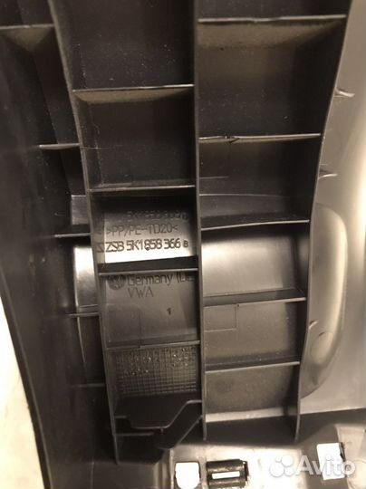 Накладка торпедо над коленями водителя Golf 6