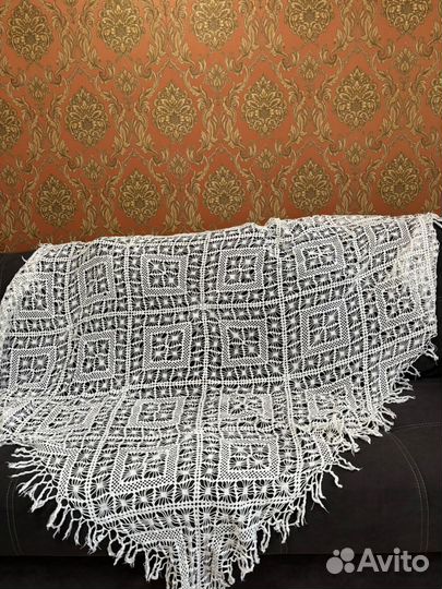 Скатерть и салфетки вязаные