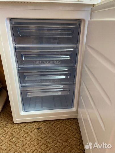 Морозильная камера бу Hisense