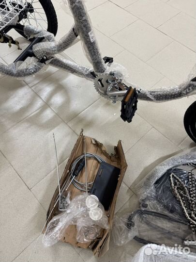 Большой трехколесный велосипед