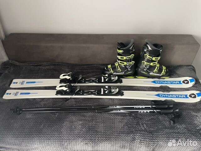 Горные лыжи, ботинки и палки комплект