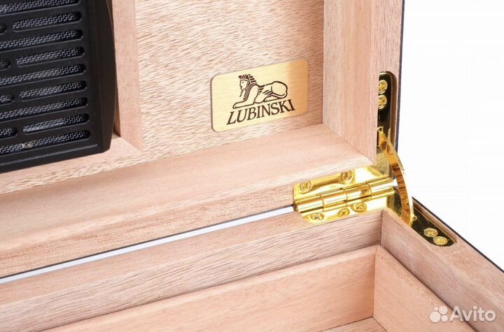Хьюмидор Lubinski на 100 сигар cо стеклом