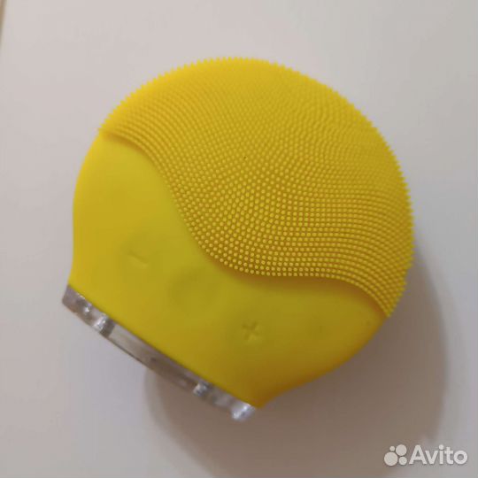 Электрическая щётка для очищения лица