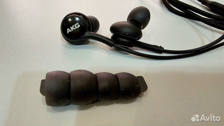 Наушники- гарнитура AKG Type-C EO-IC100BWE