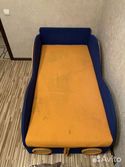 Детский диван машинка