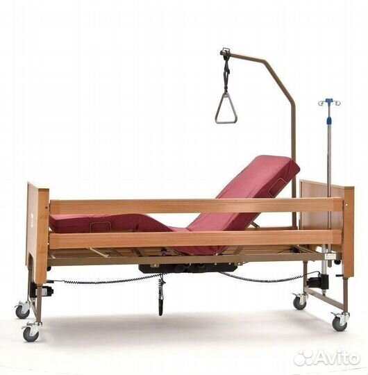 Медицинская кровать для инвалидов
