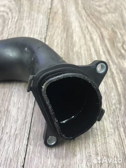 Патрубок интеркулера Opel Astra H Z19DTH