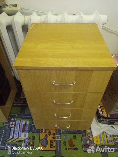 Компьютерный стол и тумбочка