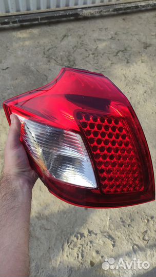 Задняя левая фара Kia Ceed ED FL хетч (2010-2012)