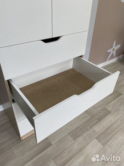 Большой и удобный детский шкаф