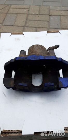 Суппорт передний Ford Fusion