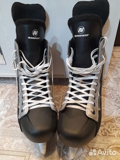 Коньки хоккейные