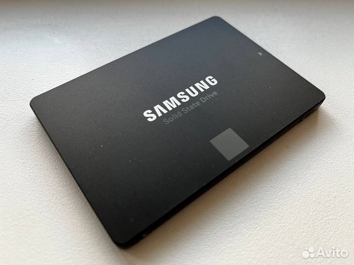 SSD накопитель Samsung 860 EVO