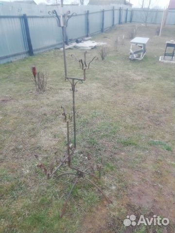 Металлическая подставка под горшки