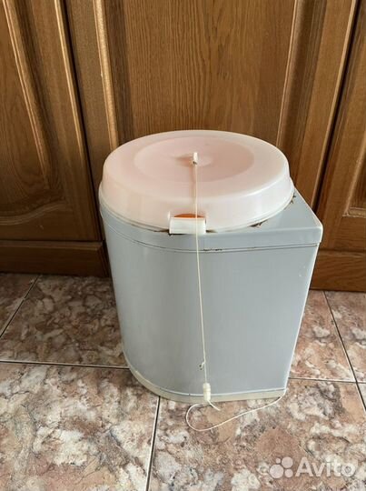 Подставка для мусора в шкаф гарнитура