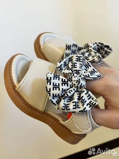 Сандалии для девочки 21, 23, 25